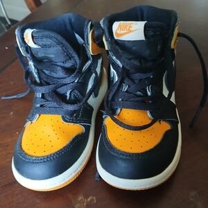 Nike Kids' Black and Orange Sneakers